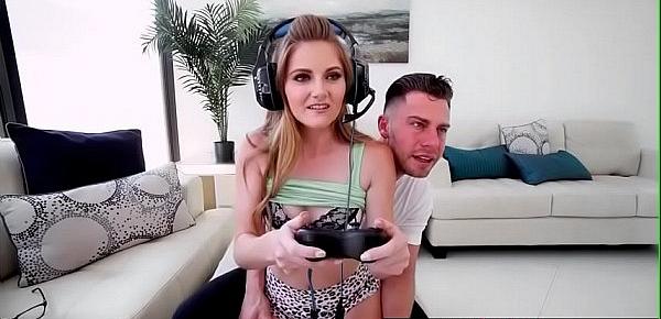  Gamer Girl Fucks and Plays(Miley Cole) 01 mov-12